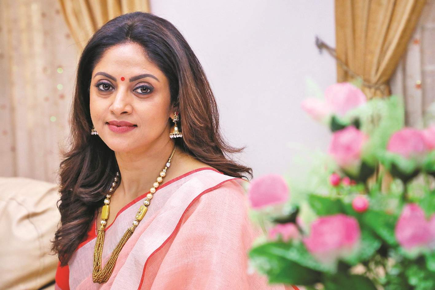 நடிகை நதியா வெளியிட்ட அவரது மகள்கள் புகைப்படம் Seithi Saral